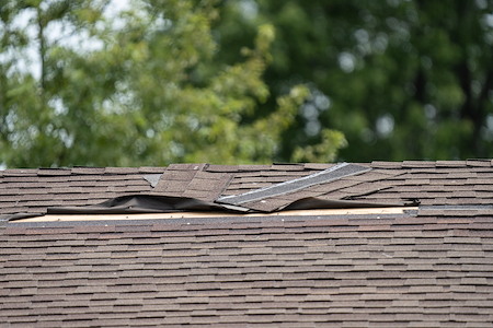 Storm Damage Roof Inspection Checklist: What to Look for After High Winds